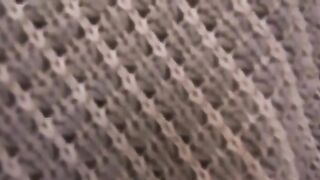 Ayudo a papa a relajarse y me termina follando.Sub