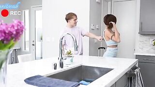 LUMY RAY- ACEITANDO A LA HERMANASTRA sub