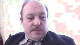 Dulce jovencita busca abuelete