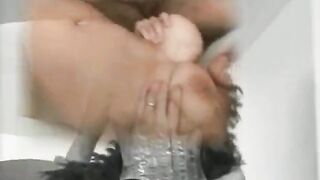 Desfile de grandes tetas