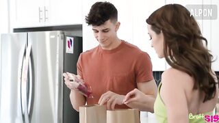 Maria Kazi - Hermanastra folla a su hermanastro para que no sea tímido con las chicas sub español