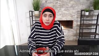 Lilly Hall - Hijastro engaña a su madrastra musulmana para follar sub esp