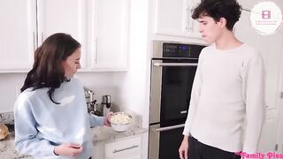 A Mi Hermanastra Le Encanta Compartir sub espa;ol