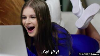 Chica encuenta una enorme polla negra por internet - porno gratis