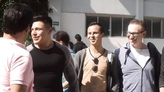 Las sirvientas calientes 1 Español.