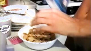 La niñas monas tambien toman