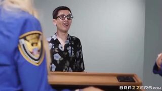 Brittany andrews y nicoletta shea las putas de registro (sub español)