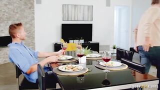 Vanna Bardot conociendo a mis suegros (sub español)