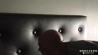 ¡Afuera de mi Habitación! - Peta Jensen, Johnny Sins