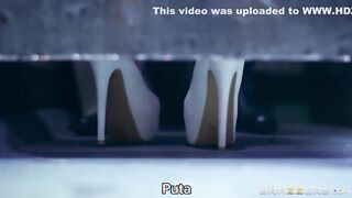 La puta del baño sub español