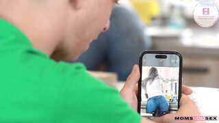 Corriendome El Doble Para Mi Madrastra – sub español