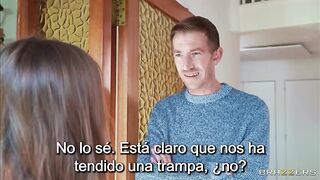 Hermosa Kali Kingsley sacando los cuernos a su esposo - porno gratis