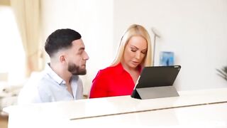 Mellanie monroe madura caliente sub español 3 video