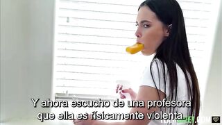 Universitaria es castigado sexualmente por el director y su secretaria - Porno Gratis