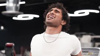 La sexy chica del gym tiene un culaso y unas tetotas , tengo que follarmela