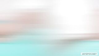 esta mujer de lentes con ese conjunto rosa y sobre todo la minifalda celeste consiguen creampie