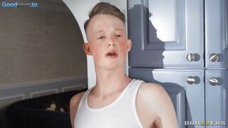 Ardiente sirvienta me ayuda con mi calentura