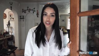 La vendedora de casas culona latina me saca la leche (creampie)