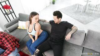 La sexy culona novia de mi amigo