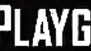 La sexy rubia de ojos claros es follada por el diseñador de modas