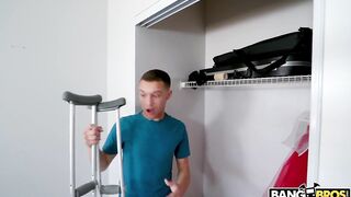 Me hago el enfermo para aprovecharme de la sexy enfermera culona que enviaron a cuidarme