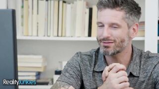 Me follo a mi sexy clienta por que soy su abogado consolador