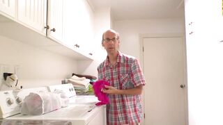 La sexy milf de tetas y culo grande follan oldje