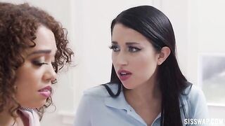 me follo a las 2 estudiantes con sus minifaldas