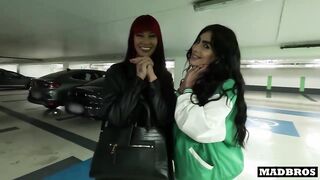 las 2 sexy chicas del marketing nos follan en el parking