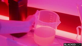 La sexy fotografa se folla una BBC gracias a sus short cortitos