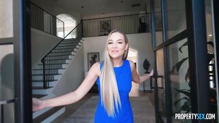 La vendedora de casa rubia tetona es mi mejor amiga entonces la invito hacer trio in the new house