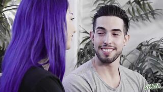 Tenemos un trio con la sexy girl de cabello morado y su amiga