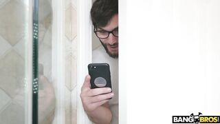 La sexy madura vecina quiere leche