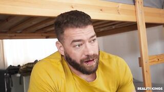 La roommate esta caliente