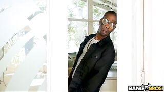 Sexy rubia de culo delicioso busca polla