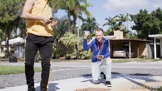 la sexy agente inmobiliaria y su candente asistente