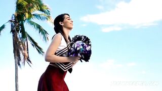 La sexy porrista es brutalmente follada por un fakeladron