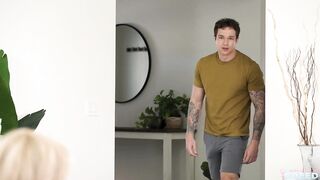 sexy milf quiere creampie en su minifalda verde