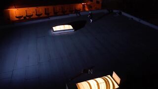 La sexy gata ladrona se folla al trepamuros