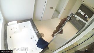 creampie a mi sexy madrastra pervertida que me espia en la ducha