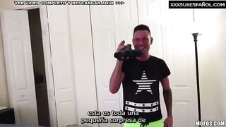 Mi Amigo Engaña a su Novia Vendandole los Ojos - Sub Español