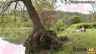 Tradición de Familia Hermosa Esposa al Frente de su Marido - Sub Español