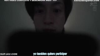 Joven Mujer Casada es Follada por varios Hombres al Frente de su Marido Cornudo NTR