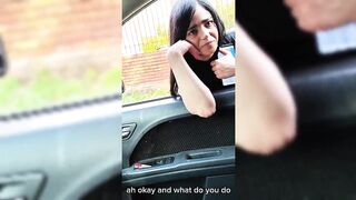 La sexy latina me pone cachondo y follamos en el coche