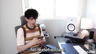 La profesora de sexo Rachael Cavalli dando clases a su alumno - porno gratis
