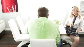 Zoey Taylor - Papi, Tu Regalo De Cumpleaños Es Mi Coñito Sub Esp