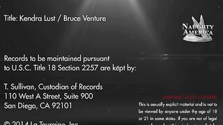 La mamá provoca desnuda al amigo de su hijo xxx