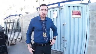 XXX lo que hace tu mamá para sacarte de la cárcel, imbécil