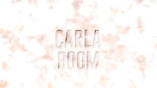 Carla Boom, madura culona tienta al novio para cojer en la sauna