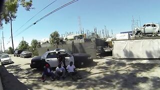 Sheena Ryder, concha de mujer policía es rajada por delincuentes negros